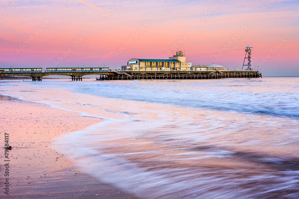 Fototapeta premium Bournemouth pier sunset