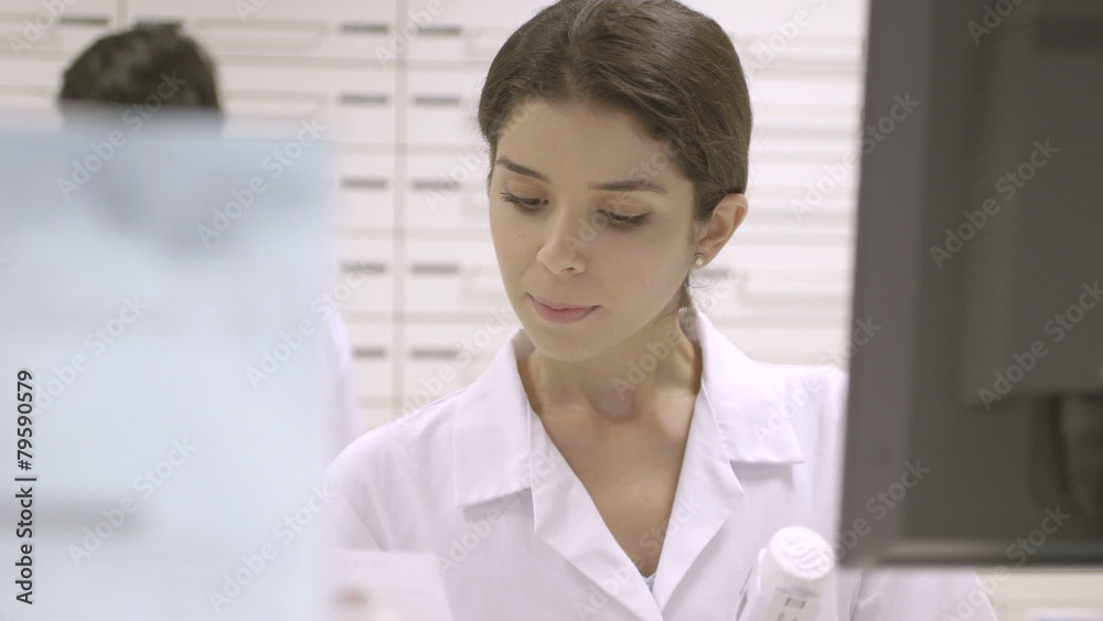 Pharmacist in pharmacy Pharmacist in pharmacy