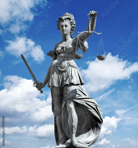 Bilde på lerret justitia in blue sky