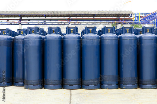 Obraz na płótnie Many of the Gas bottles balloons with propane butane, in storage w salonie