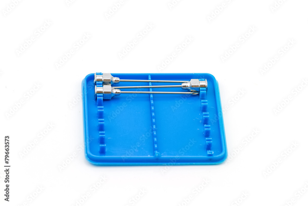Stack of reuse iron needle No.18 G for drug needle in blue plast Stack of reuse iron needle No.18 G for drug needle in blue plast
