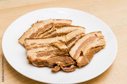 Stew pork slice from canned food