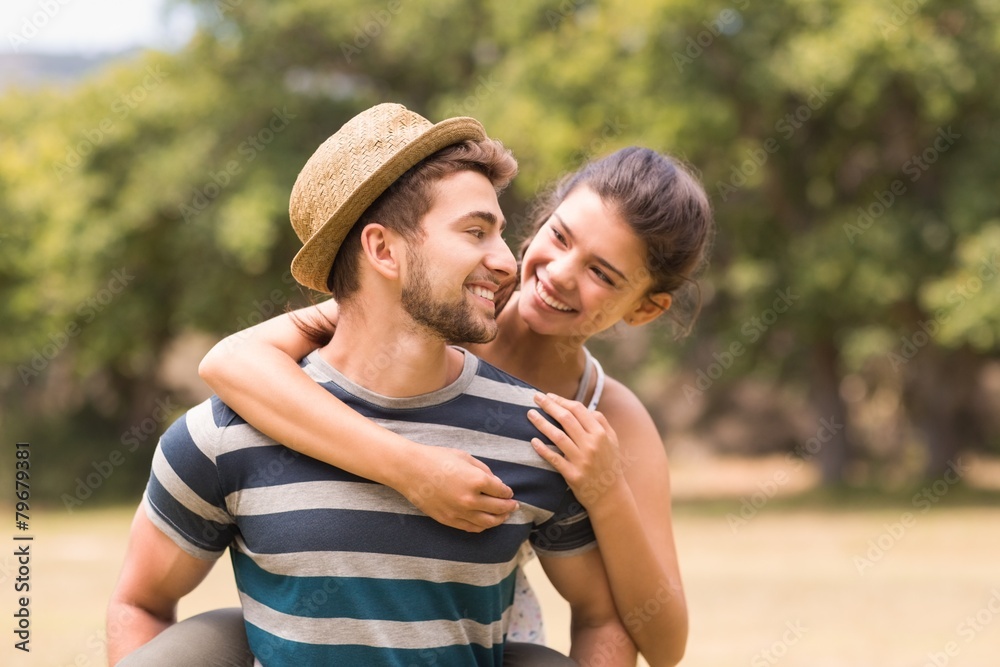 Obraz premium Cute couple in the park