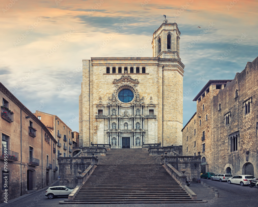 Naklejka premium Katedra Santa Maria Gerona, widok z przodu