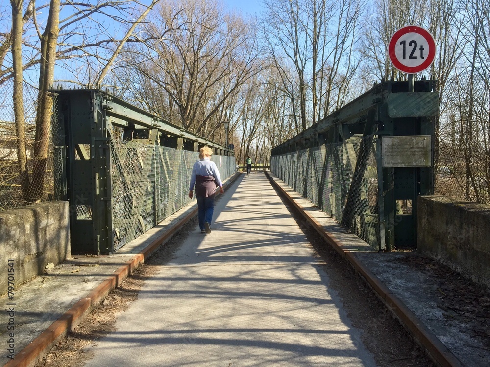 Frühling lockt Freizeitsportler an die frische Luft Frühling lockt Freizeitsportler an die frische Luft