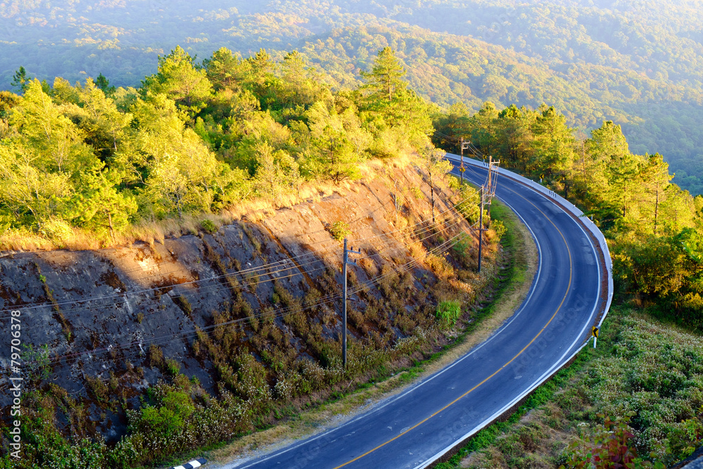 Fototapeta premium Beautiful Mountain Road with sunlight, Curve road