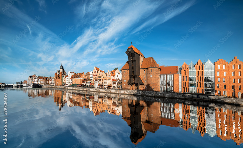 Cityscape of Gdansk, view across the river - obrazy, fototapety, plakaty 