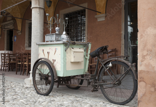 Antico carreto del gelataio