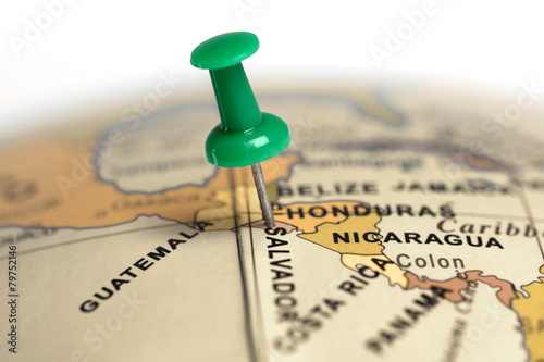 Location El Salvador. Green pin on the map.