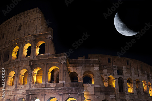 Fényképezés View of the coliseum with moon in background