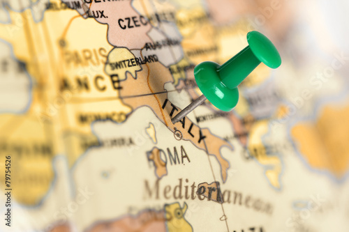 Fototapeta Location Italy. Green pin on the map.