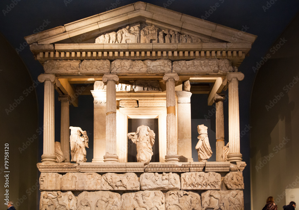 Obraz premium LONDON, UK - NOVEMBER 30, 2014: British museum, Ancient Greek 