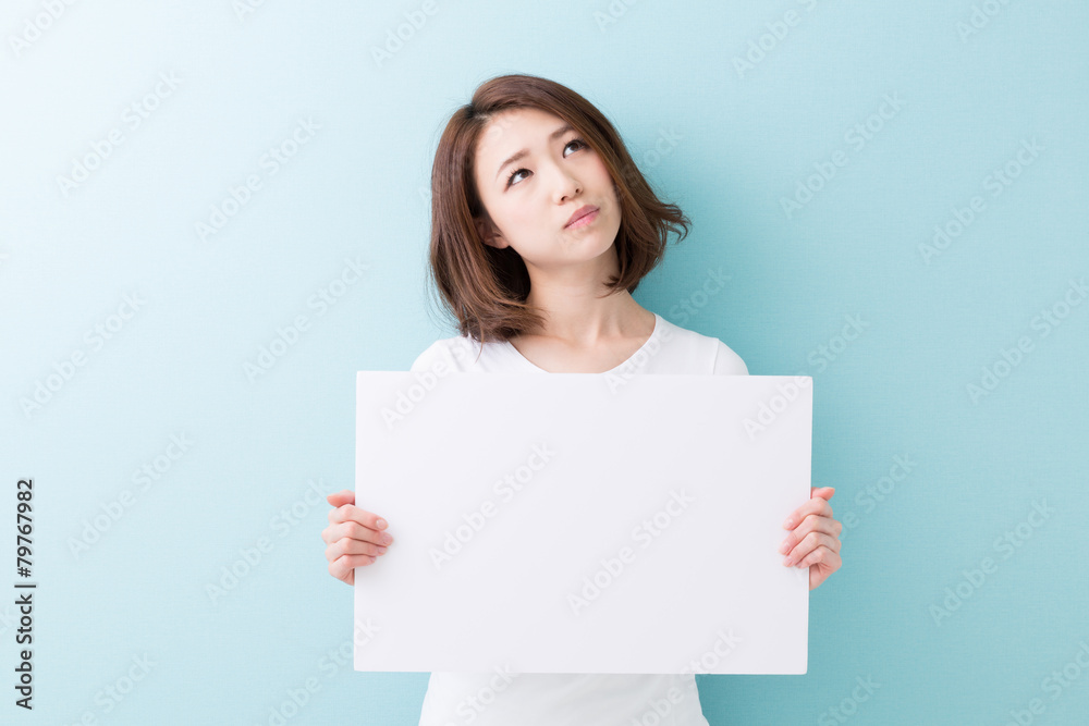 ホワイトボードを持つ女性 ホワイトボードを持つ女性