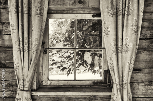 Quadro em tela old curtains