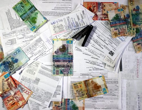 Налоговые квитанции и деньги в Казахстане
