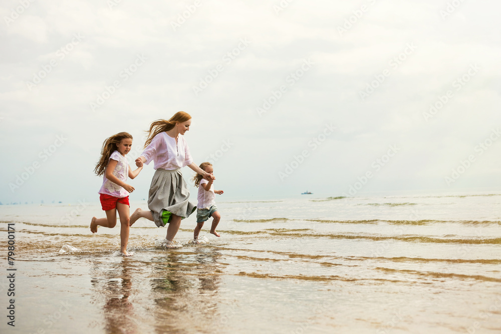 happy family vacation on the sea happy family vacation on the sea
