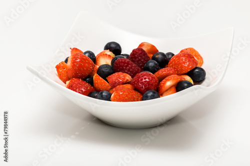 Fototapeta Naklejka Na Ścianę i Meble -  Coupelle de fruits rouge