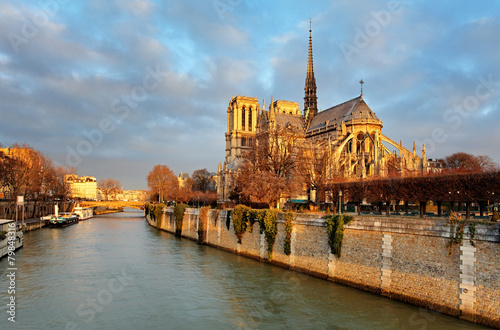 Notre Dame at sunrise - Paris, France