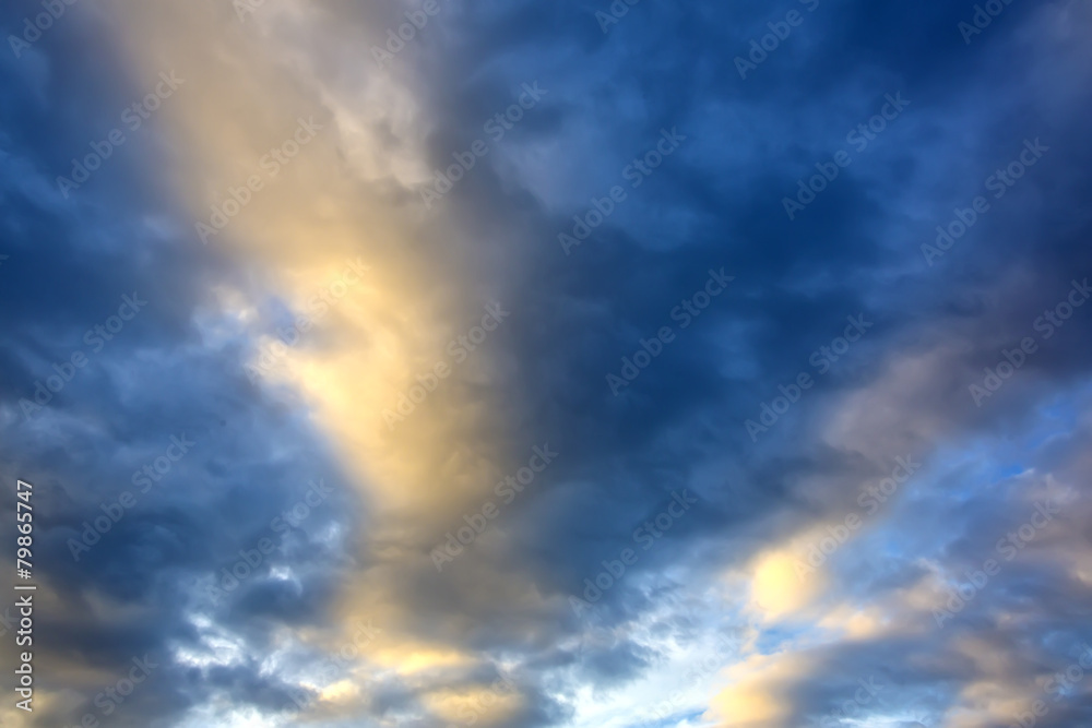 Obraz premium sky with dark clouds light day descriptive