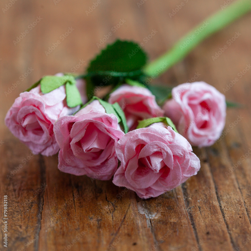 roses of pink paper