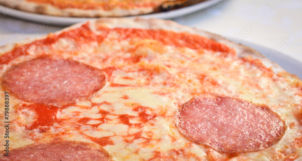salami pizza