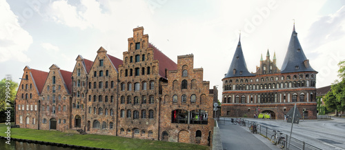 Holstentor und Salzspeicher Lübeck