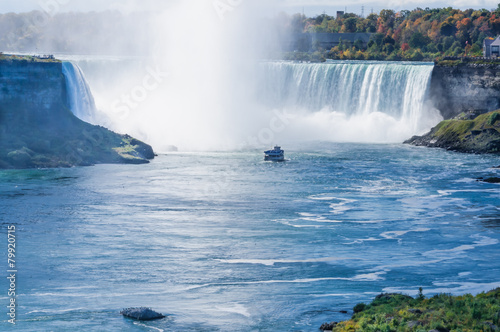 cruise boats  nearby the Niagara falls