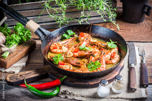Tasty shrimps with garlic and coriander