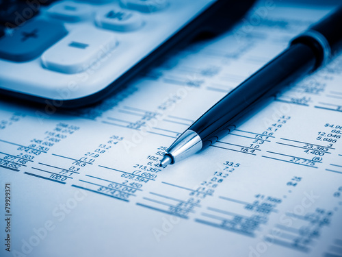 Financial data analyzing