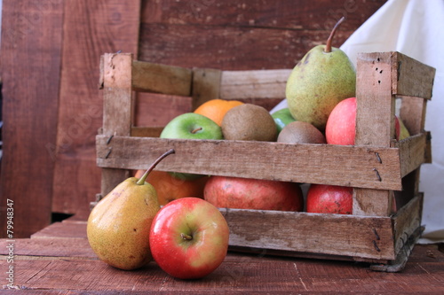 Fototapeta Naklejka Na Ścianę i Meble -  fruits crate