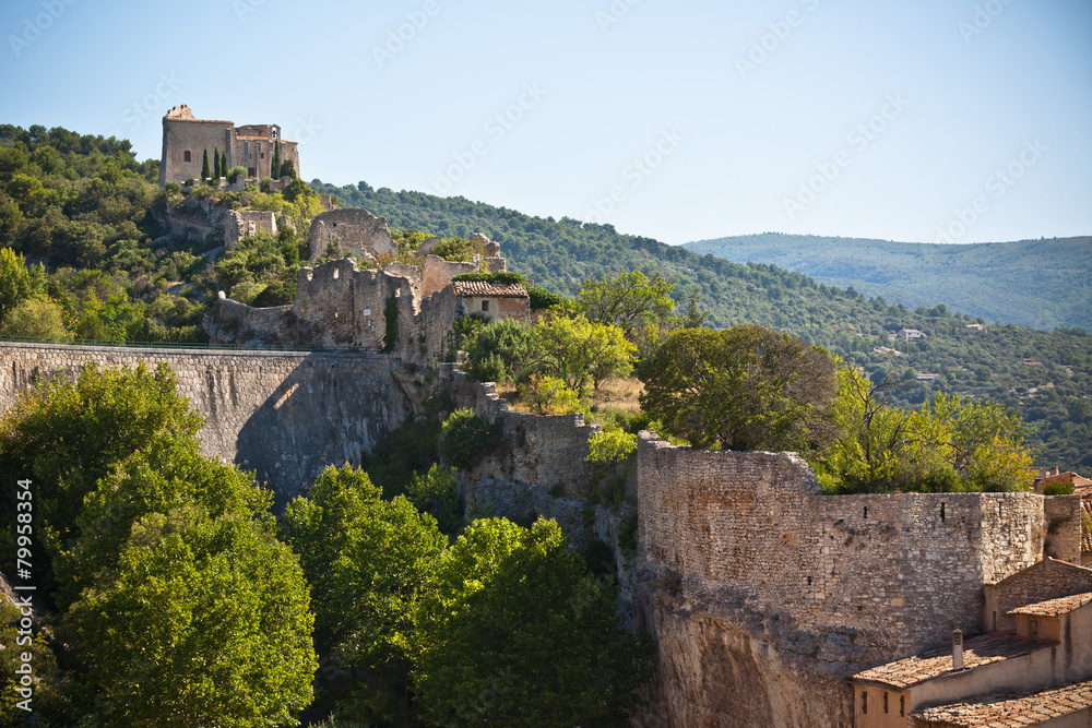 Fototapeta premium View of Saint Saturnin les Apt, Provence, France