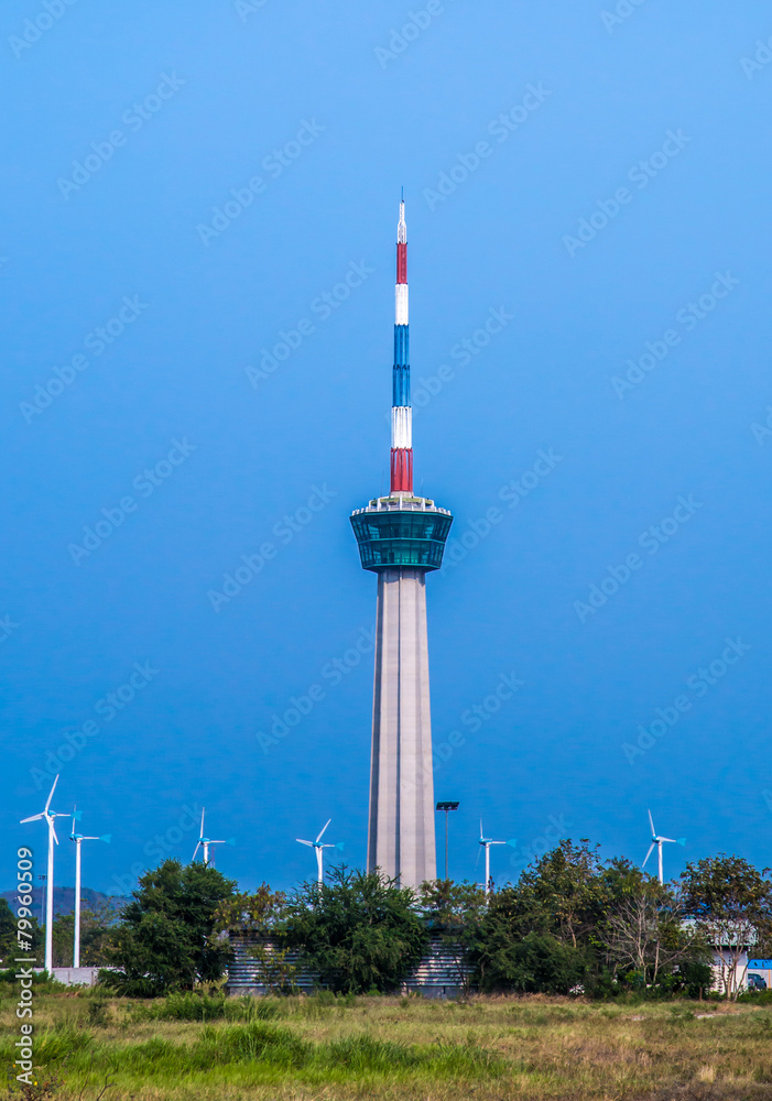Obraz premium The lighthouse tower at Laemchabangport, Thailand