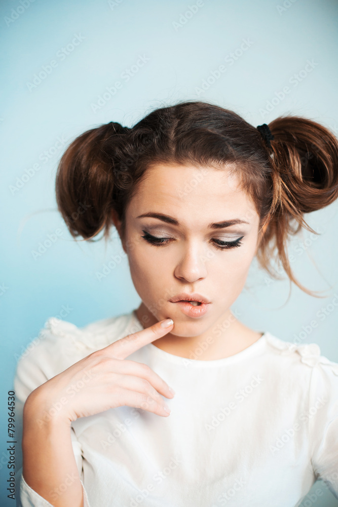 The woman with enthusiasm chooses goods