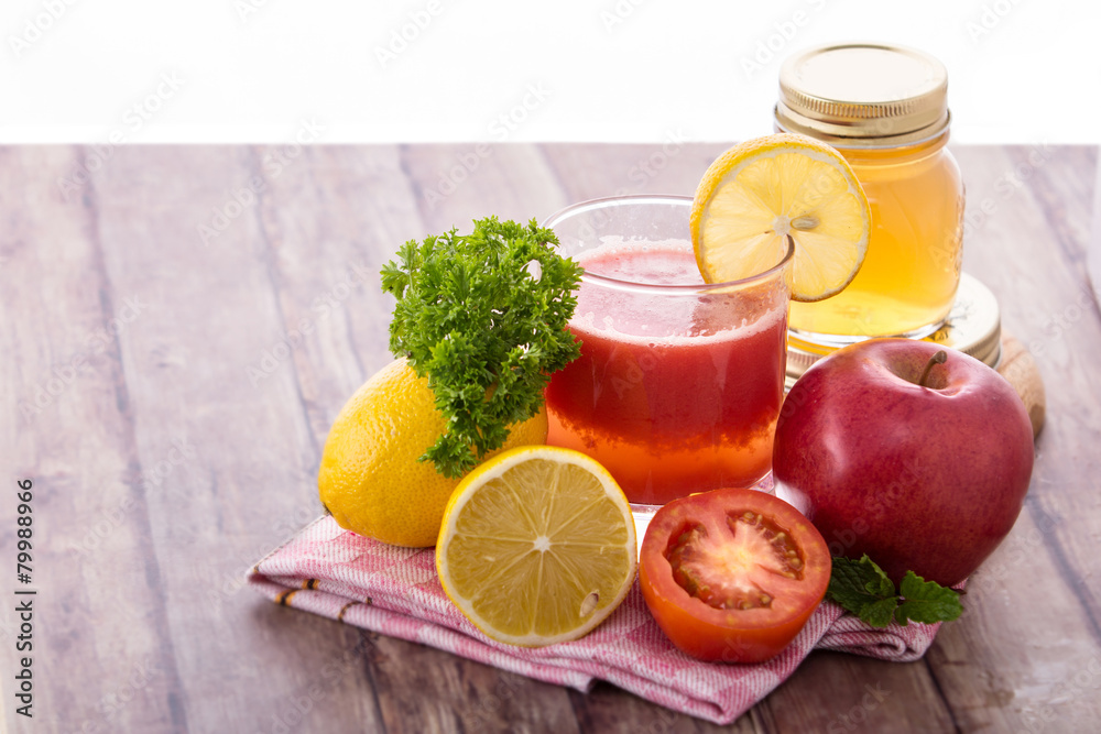 Tomato, Apple, lemon smoothies Tomato, Apple, lemon smoothies