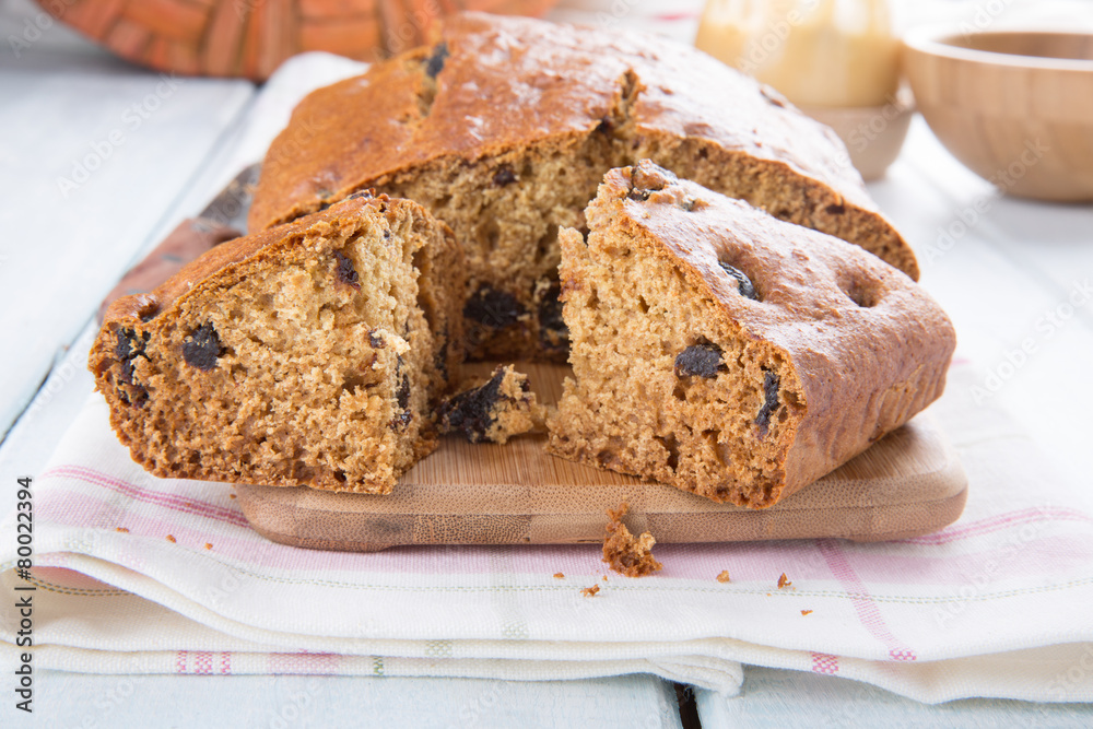 Prune honey cake.