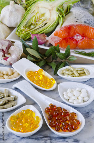 Fotografia Variety of nutritional supplements.