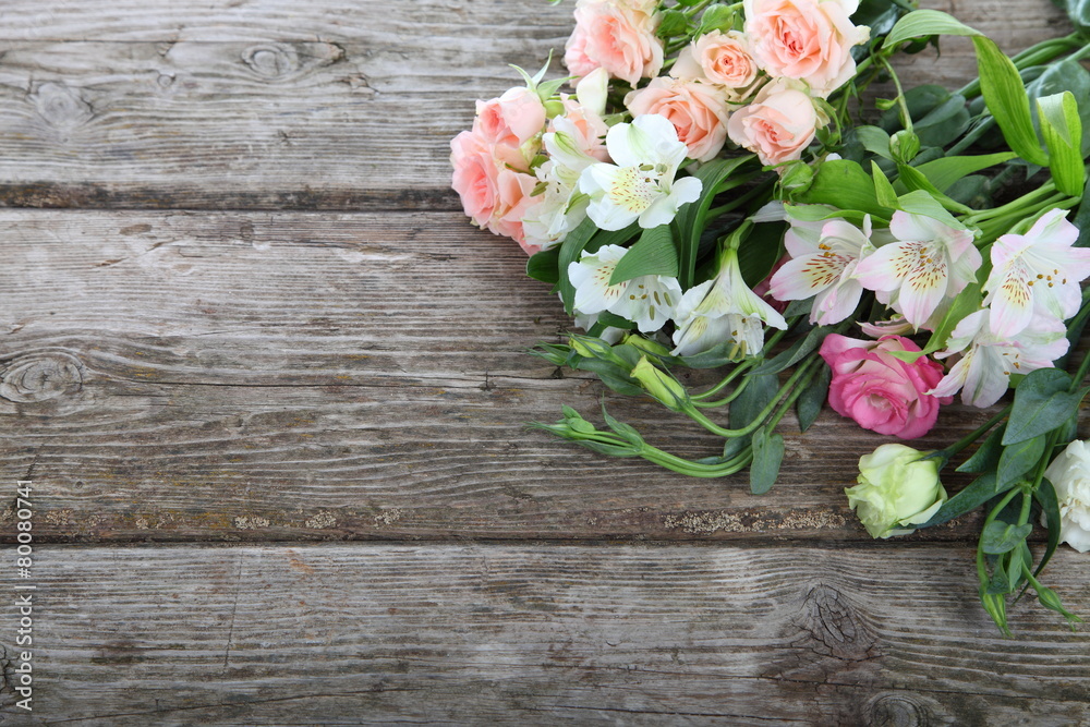 Bouquet of pink and white flowers