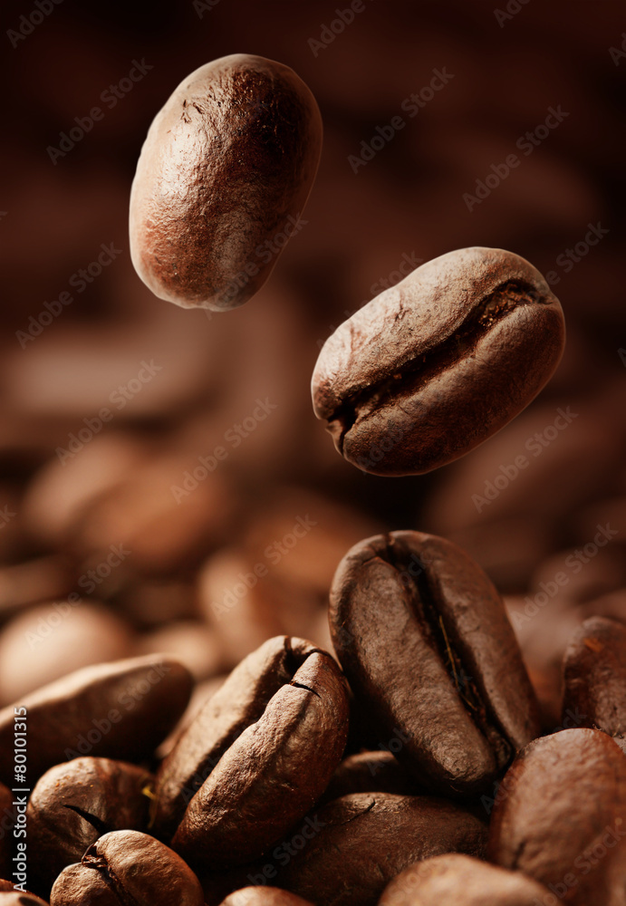 Spilled coffee beans - obrazy, fototapety, plakaty 