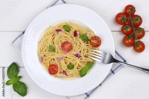 Spaghetti mit Tomaten und Basilikum Nudeln Pasta Gericht von obe