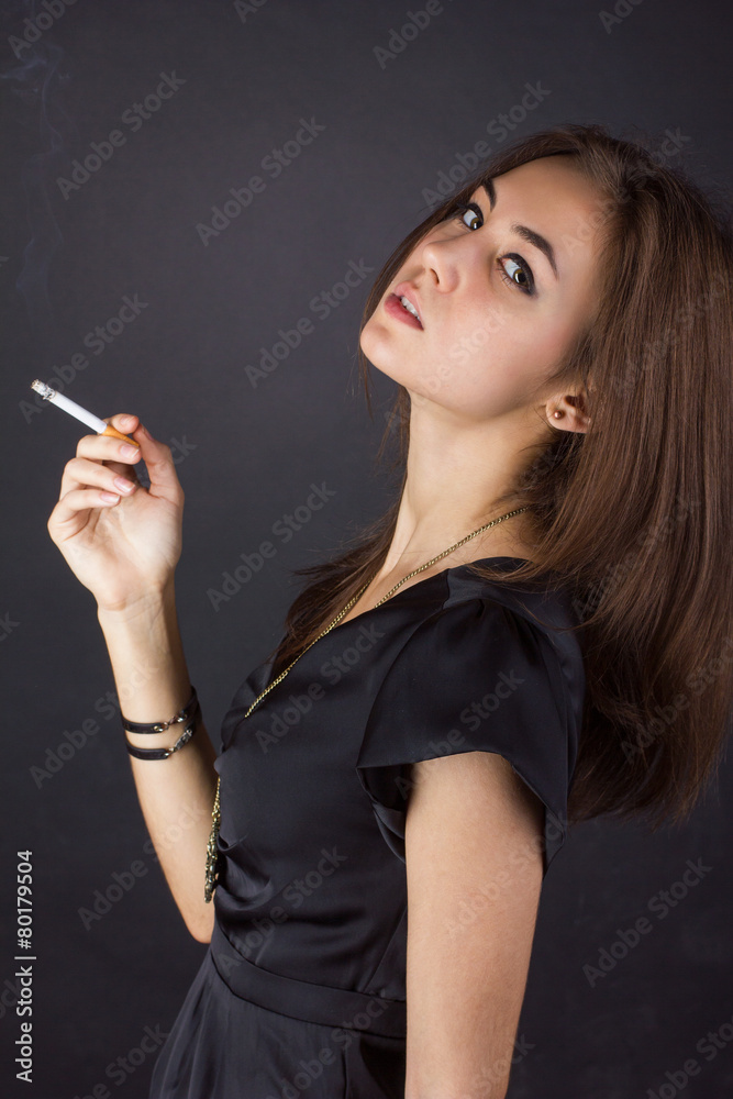 Obraz premium portrait of a girl with a cigarette