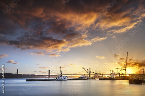 Pont 25 avril Lisbonne Portugal © PUNTOSTUDIOFOTO Lda