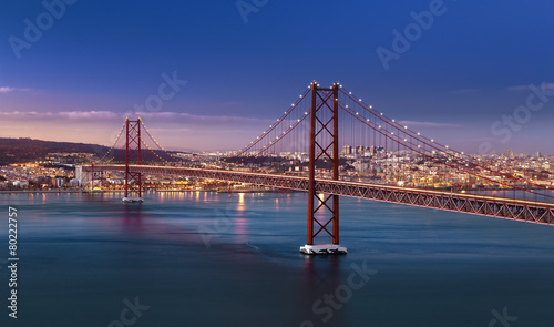 Pont 25 avril Lisbonne Portugal © PUNTOSTUDIOFOTO Lda