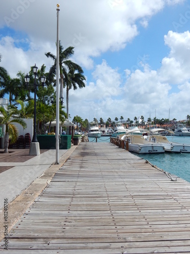 Hafenpromenade auf Aruba in der Karibik