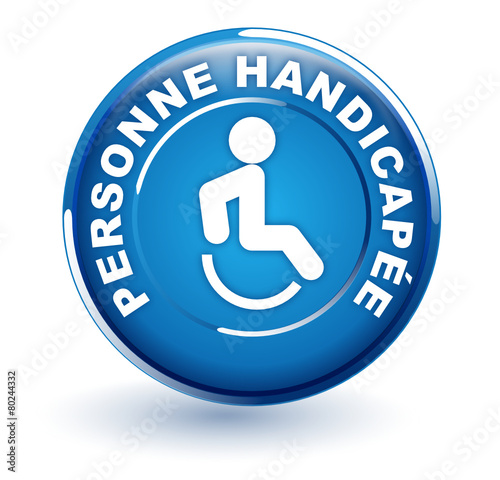 personne handicapée sur bouton bleu
