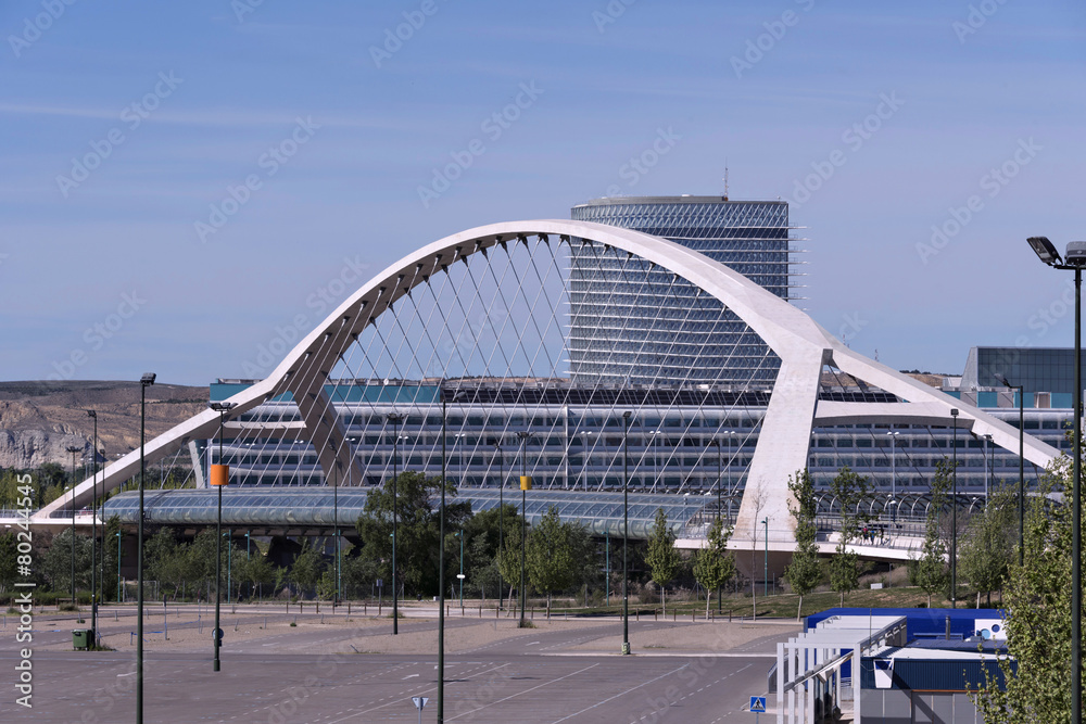 Fototapeta premium Tercer Milenio bridge, Zaragoza, Spain