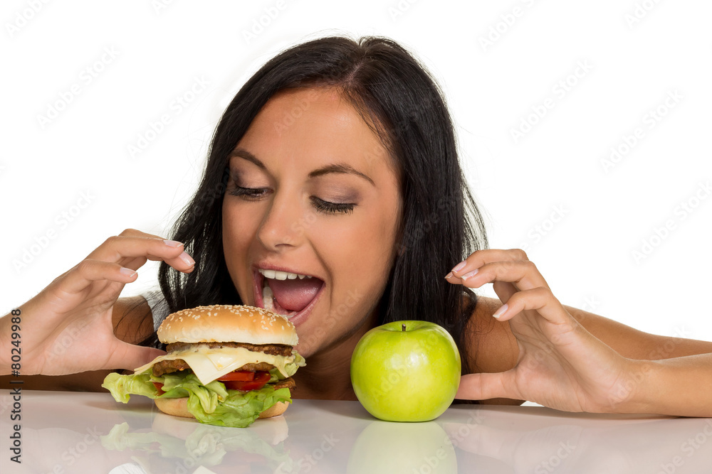 Entscheidung zwischen Hamburger und Apfel Entscheidung zwischen Hamburger und Apfel