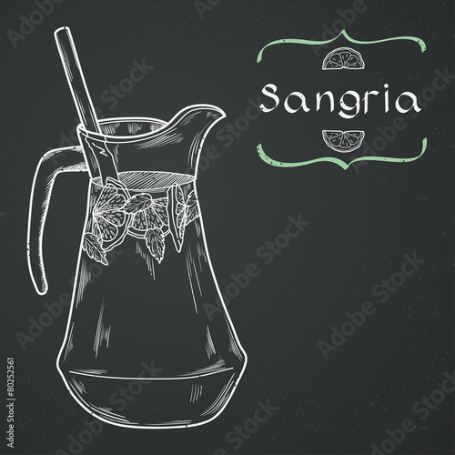 Photo Sketched jug with sangria on chalkboard background