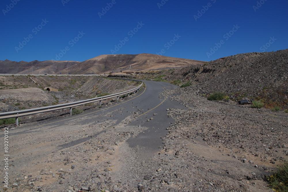 Erdrutsch auf Strasse auf Fuerteventura 1
