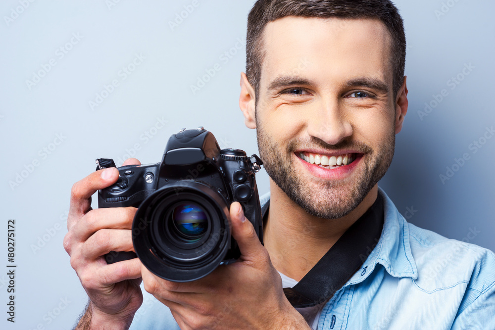 Smile to a camera! Smile to a camera!