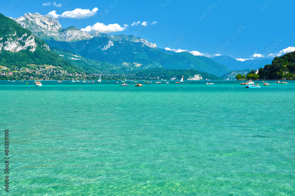 Lago de Annecy, Alta Saboya, Ródano-Alpes, Francia Stock Photo | Adobe Stock